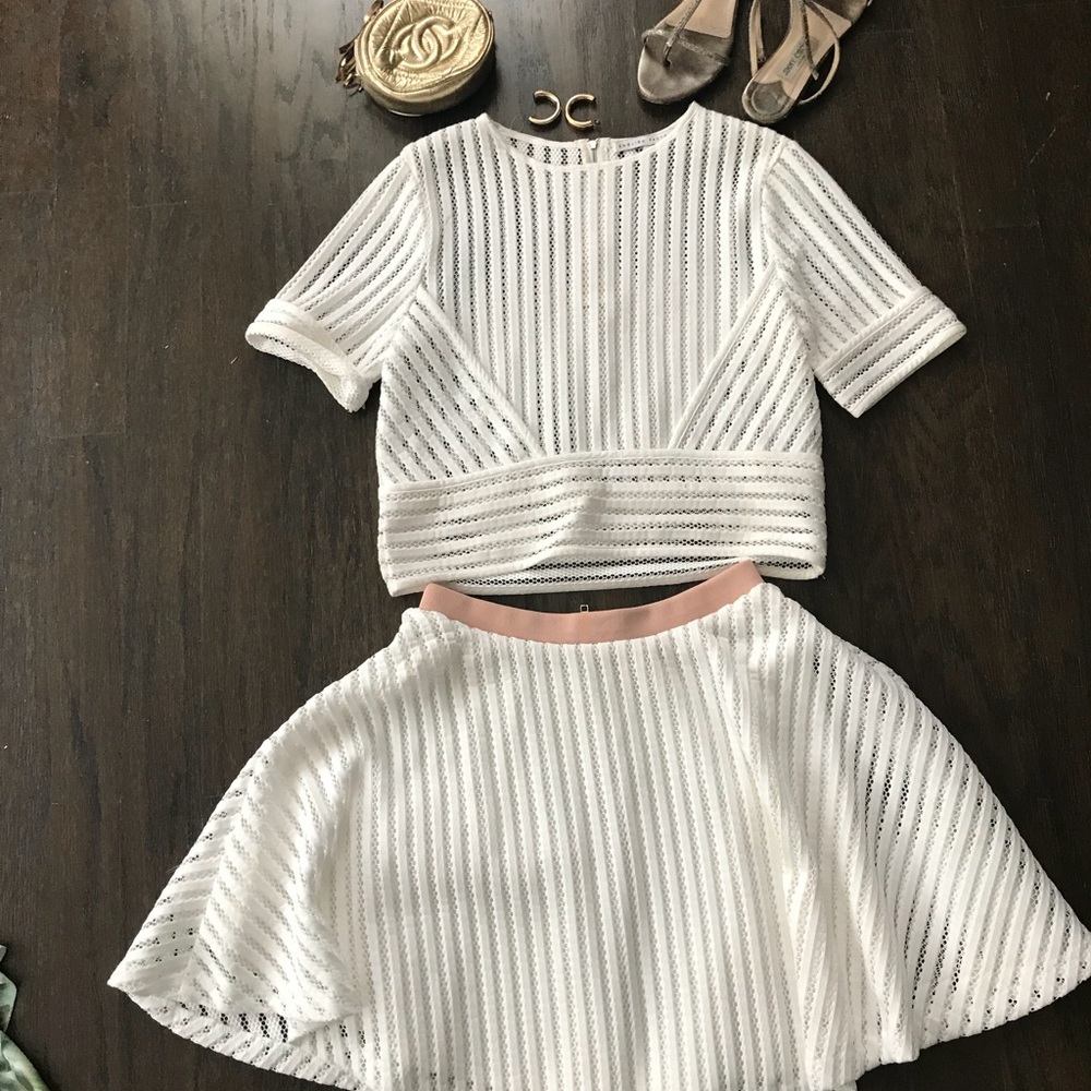 Chic white outfit/top & skirt
